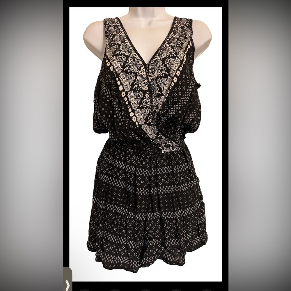 Mossimo Women’s Size S Romper Shorts Black White Boho Print Sleeveless Summer
